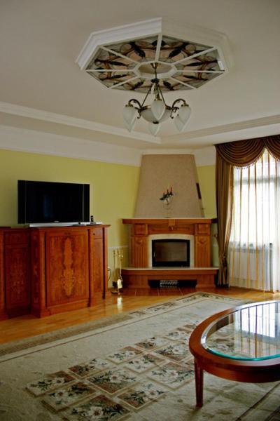 Solnichnaia Dolyna Hotel Polyána Szoba fotó